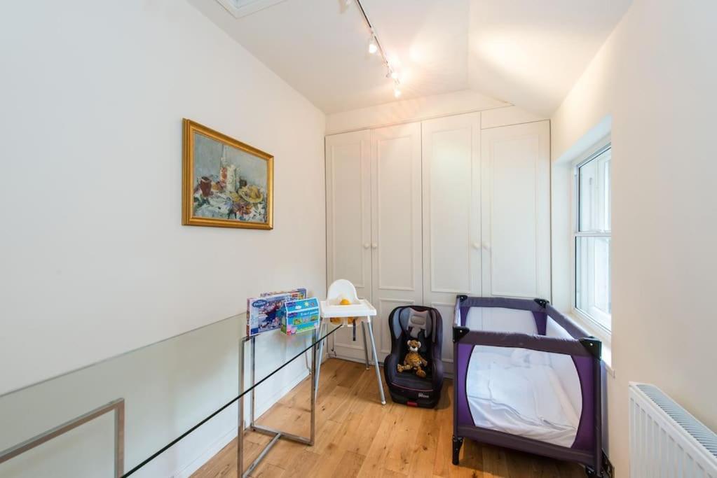 Self Catering , City Centre Apartment With Parking Edinburgh Bagian luar foto