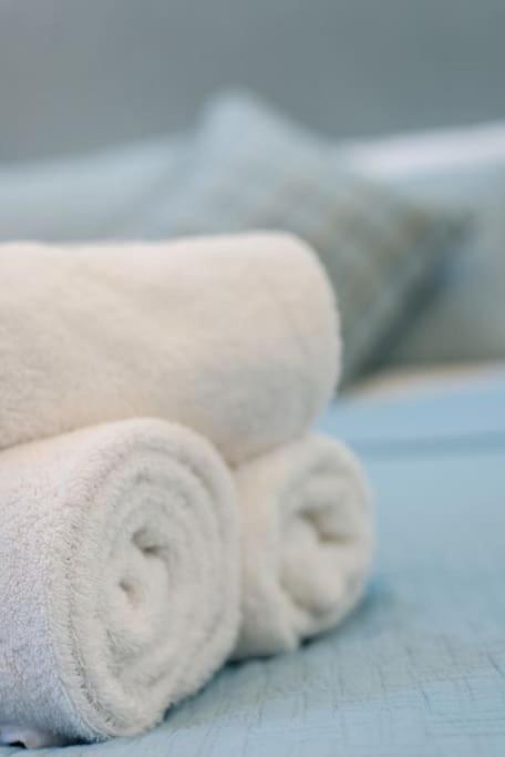 Self Catering , City Centre Apartment With Parking Edinburgh Bagian luar foto
