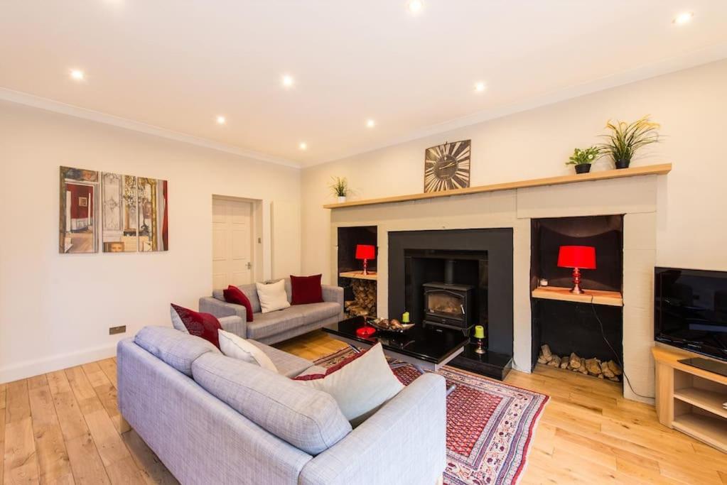 Self Catering , City Centre Apartment With Parking Edinburgh Bagian luar foto
