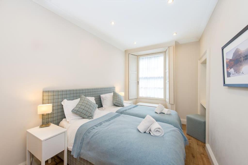 Self Catering , City Centre Apartment With Parking Edinburgh Bagian luar foto