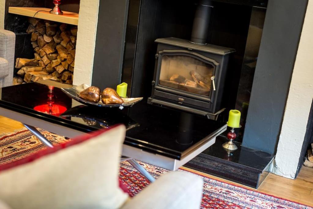 Self Catering , City Centre Apartment With Parking Edinburgh Bagian luar foto