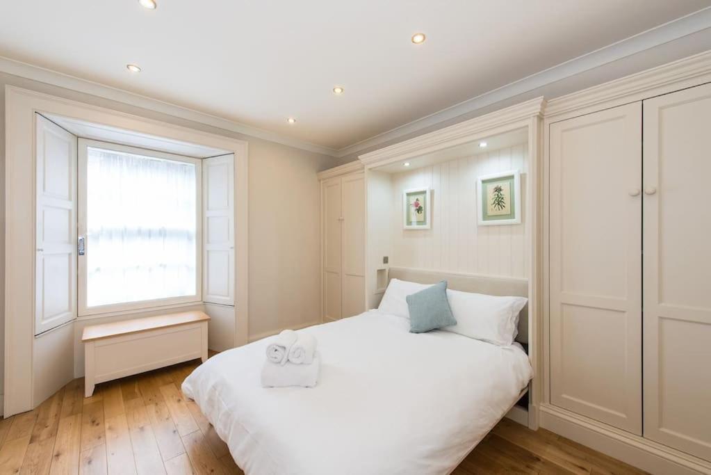 Self Catering , City Centre Apartment With Parking Edinburgh Bagian luar foto